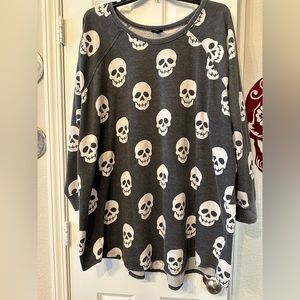 Torrid skull sweatshirt, size 5